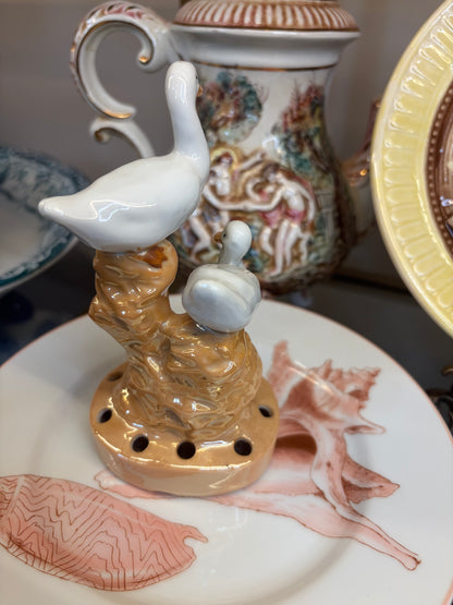 Sweetest duck flower frog lustre!
