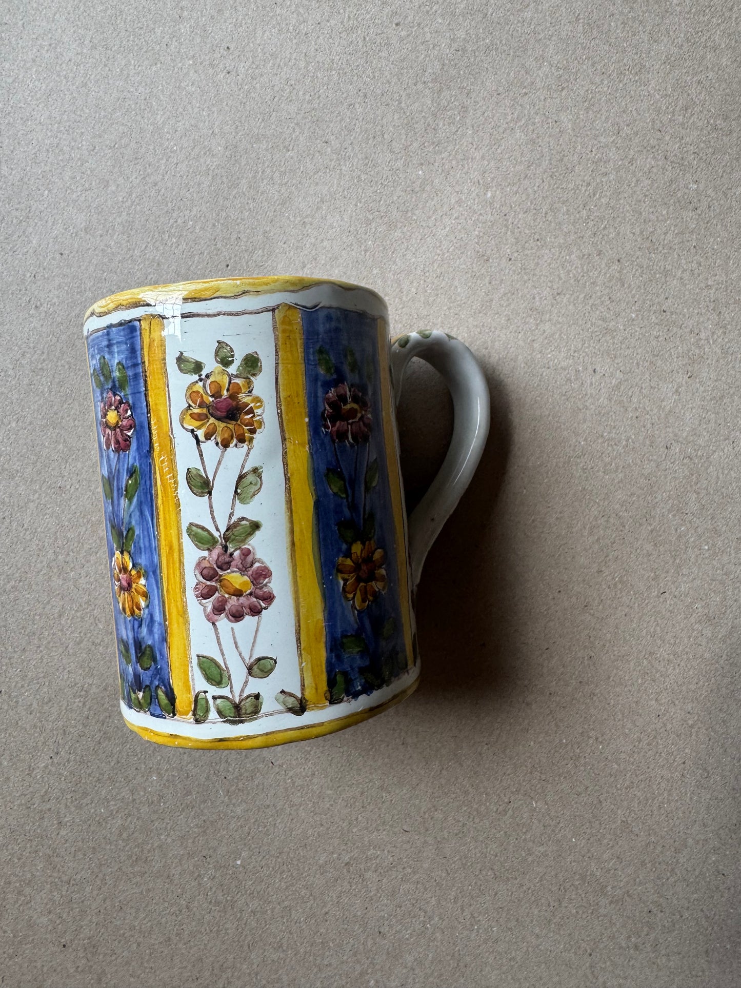 Hand-Painted Portuguese Ceramic Mug – F.F. Marques, Alcobaça