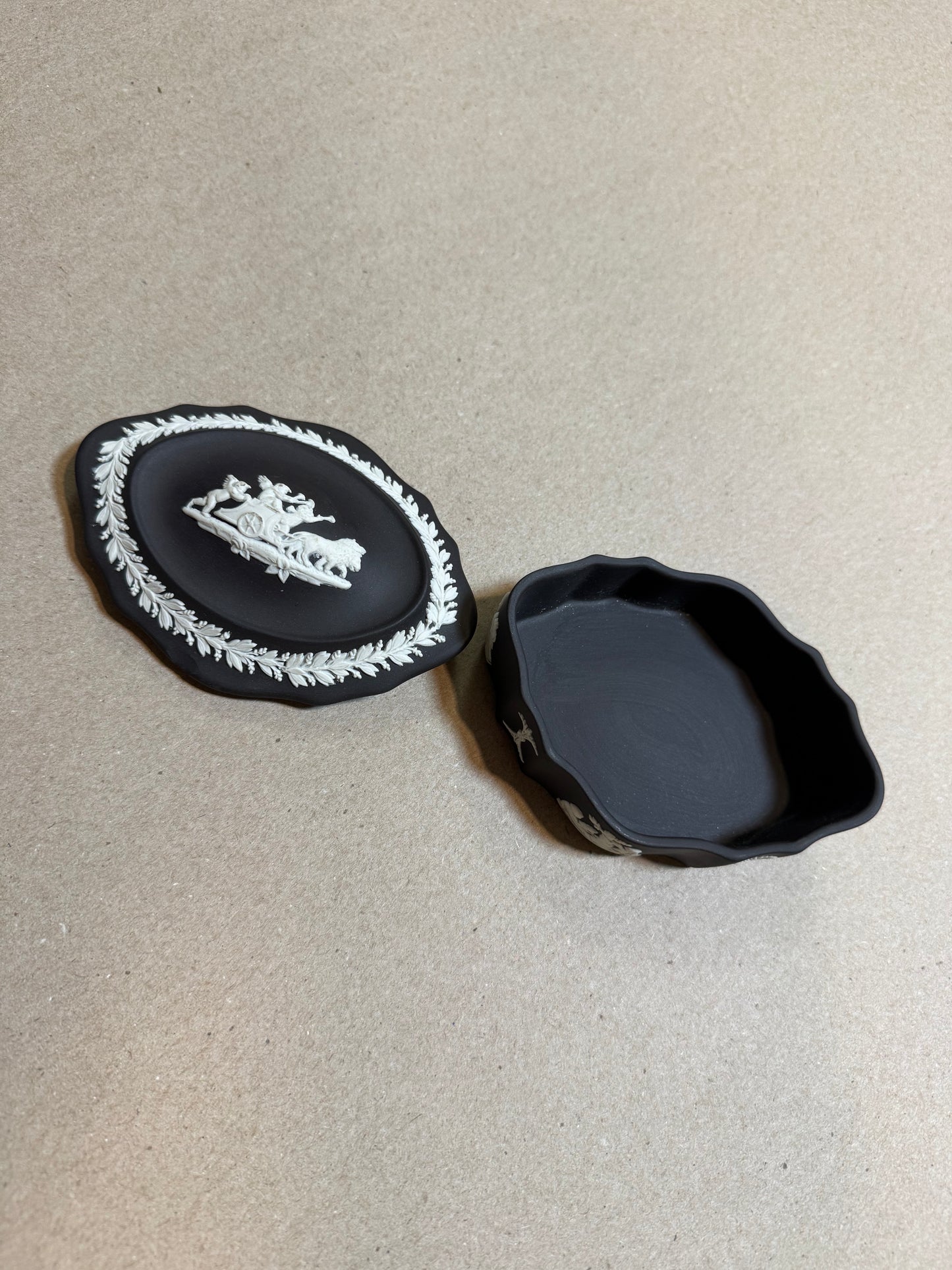 Black bassalt Wedgewood lidded oval box