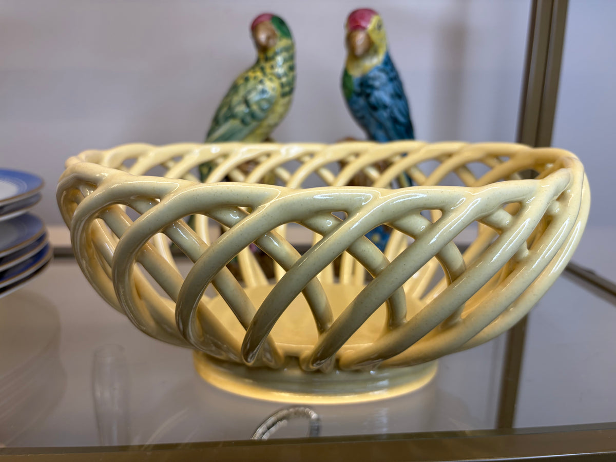 Buttery yellow lattice bowl!