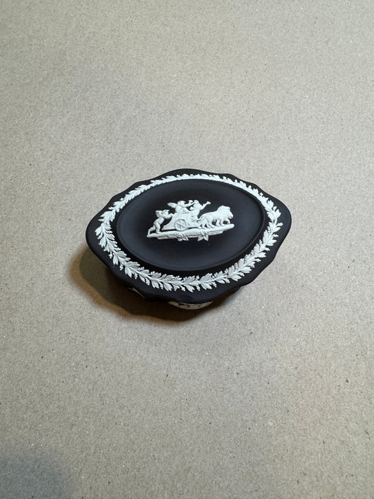 Black bassalt Wedgewood lidded oval box