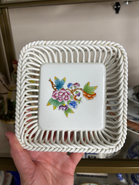 Lovely Herend reticulated basket style trinket dish!