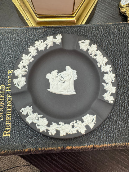 Reserved Wedgwood black and white round ashtray