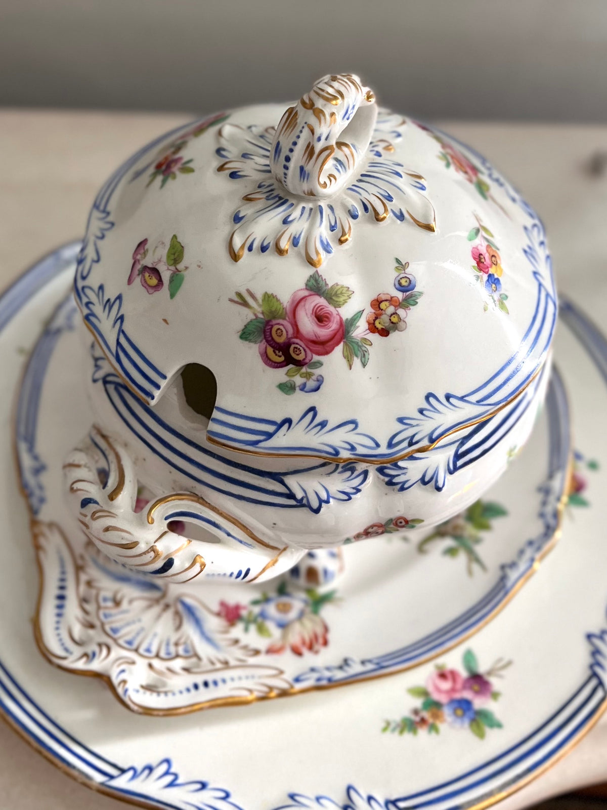 Live 09/20 Beautiful Antique French Old Paris Porcelain Five-Piece Sauce Tureen & Plate Set, c.1830–1850