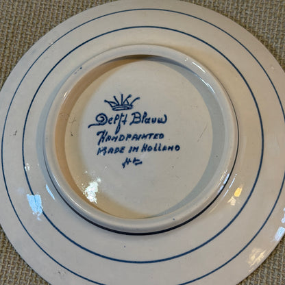 Delightful Delft windmill hand painted vintage blue and white plate 6 d