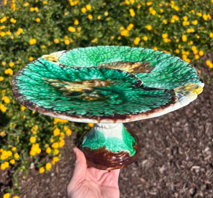 Stunning Majolica Begonia Leaf pedestal cake stand! As is! Measures 10 1/4” x 5.5”.