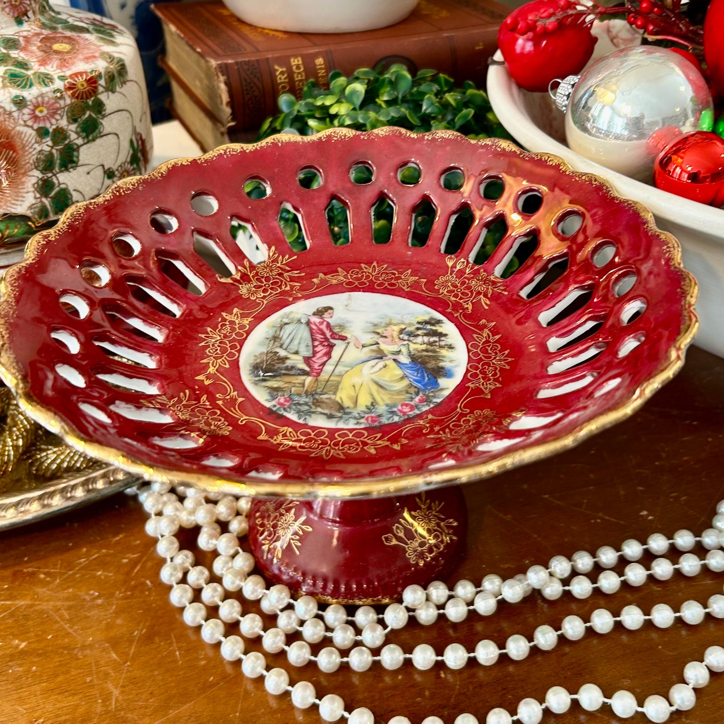 Stunning antique porcelain Italian lattice reticulated footed bowl