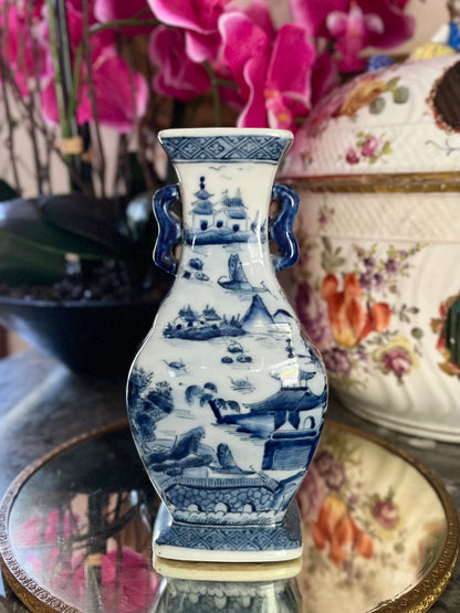 Vibrant 19th Century Chinese Export Blue And White Vase - 7” Pre 1891