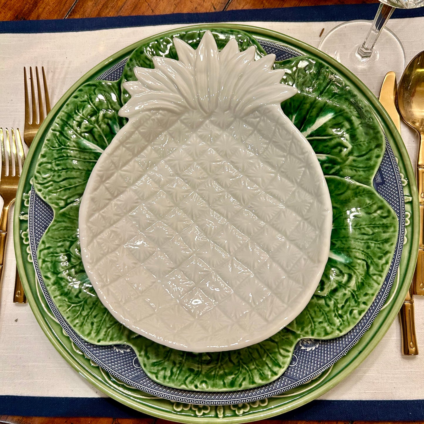 Set of 4 Chic white palm beach regency pineapple platter plates