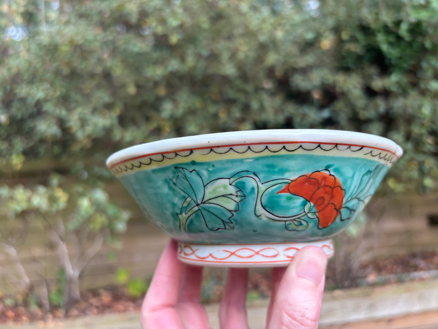Vintage chinoiserie floral bowl!