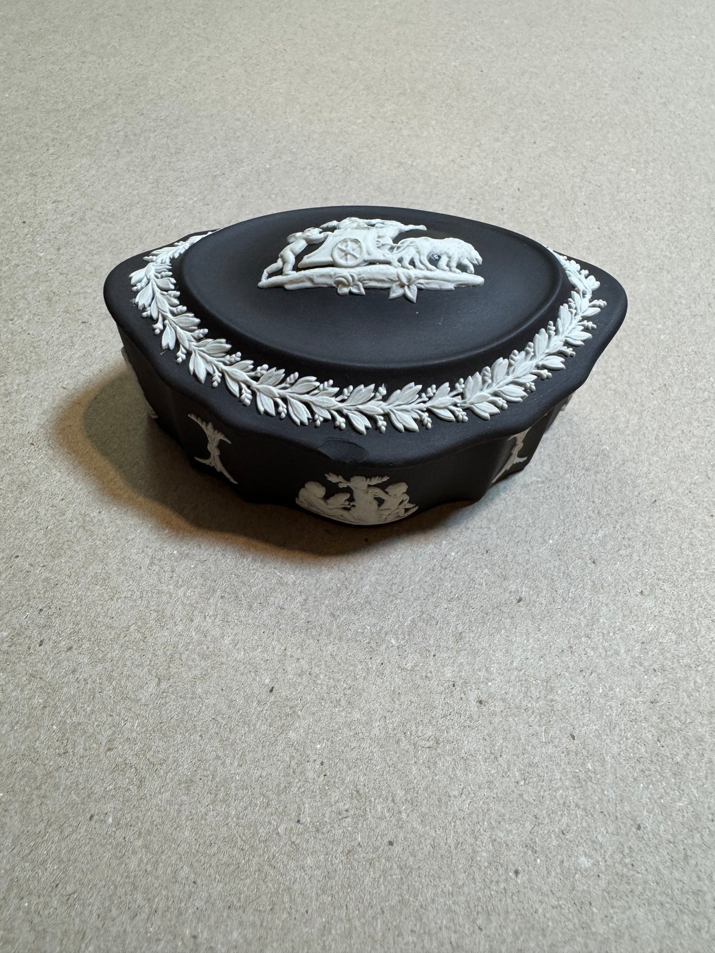 Black bassalt Wedgewood lidded oval box