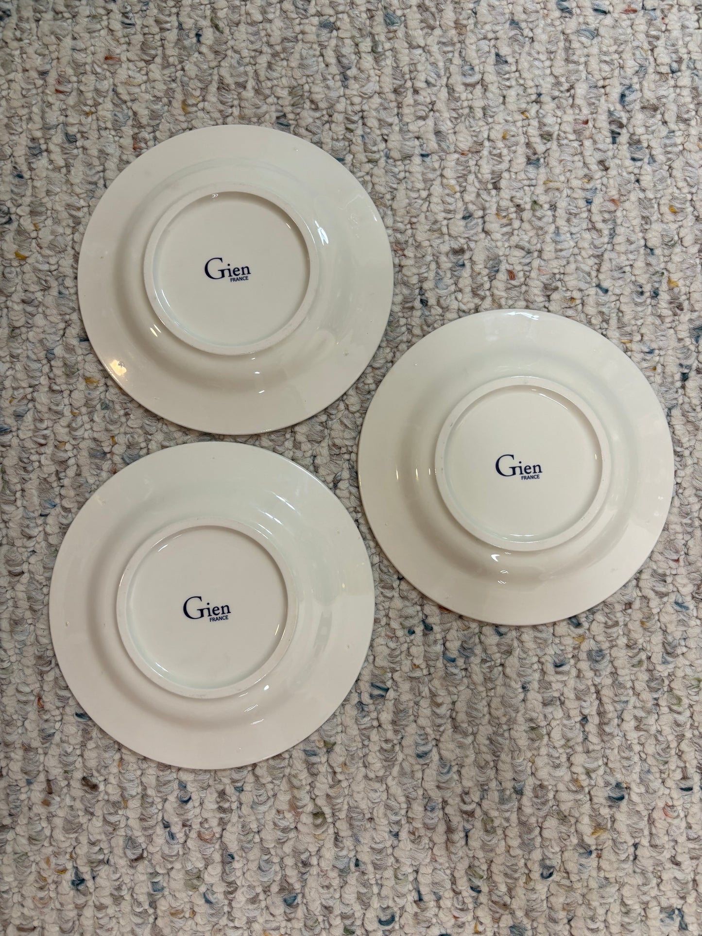 Le Houx
by FAIENCERIE DE GIEN set of 3 plates!