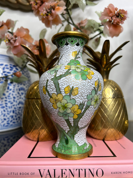 Beautiful Vintage Cloisonné Chinoiserie Green and White Vase