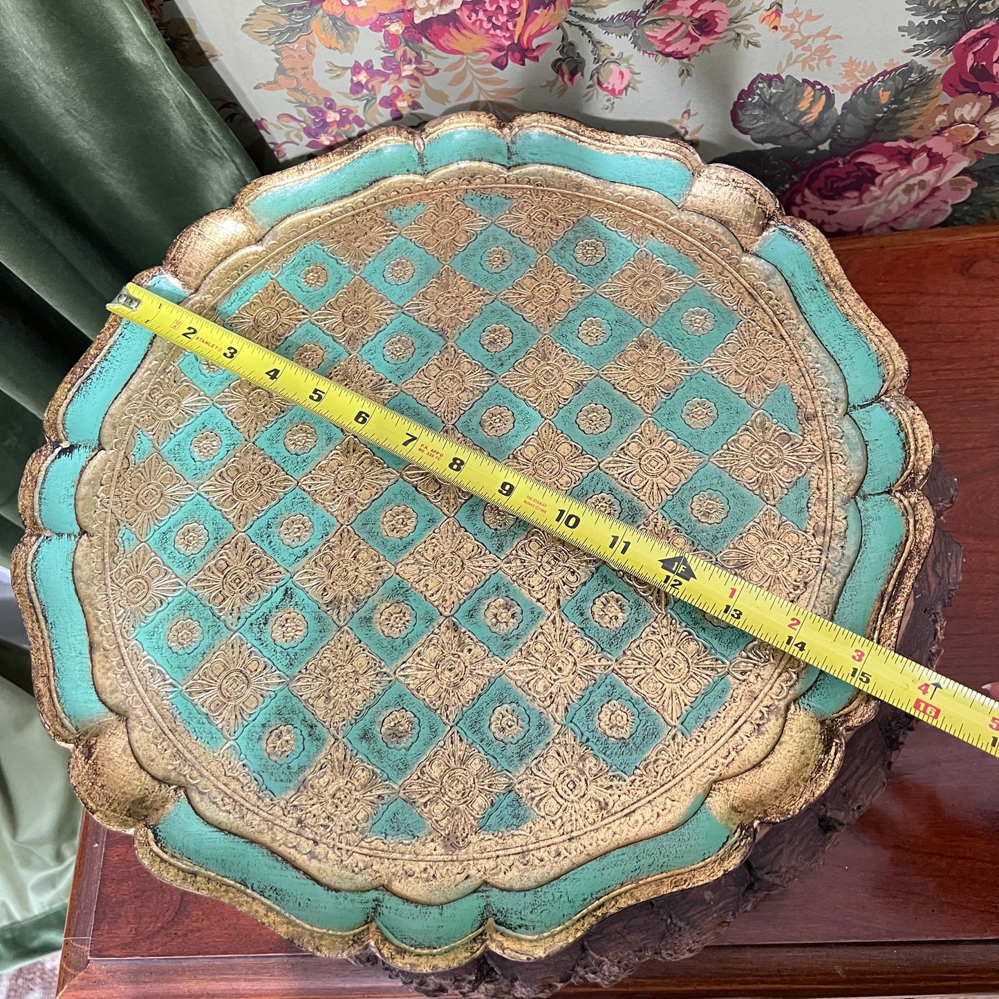 Vintage Italian Florentine Wood Round Gold and Green Serving Tray 15.5" Across
