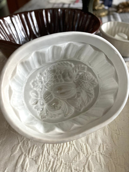 Live 06/22 Victorian 19th Century England Ironstone Jelly Mold #1 Fruit/Leaves