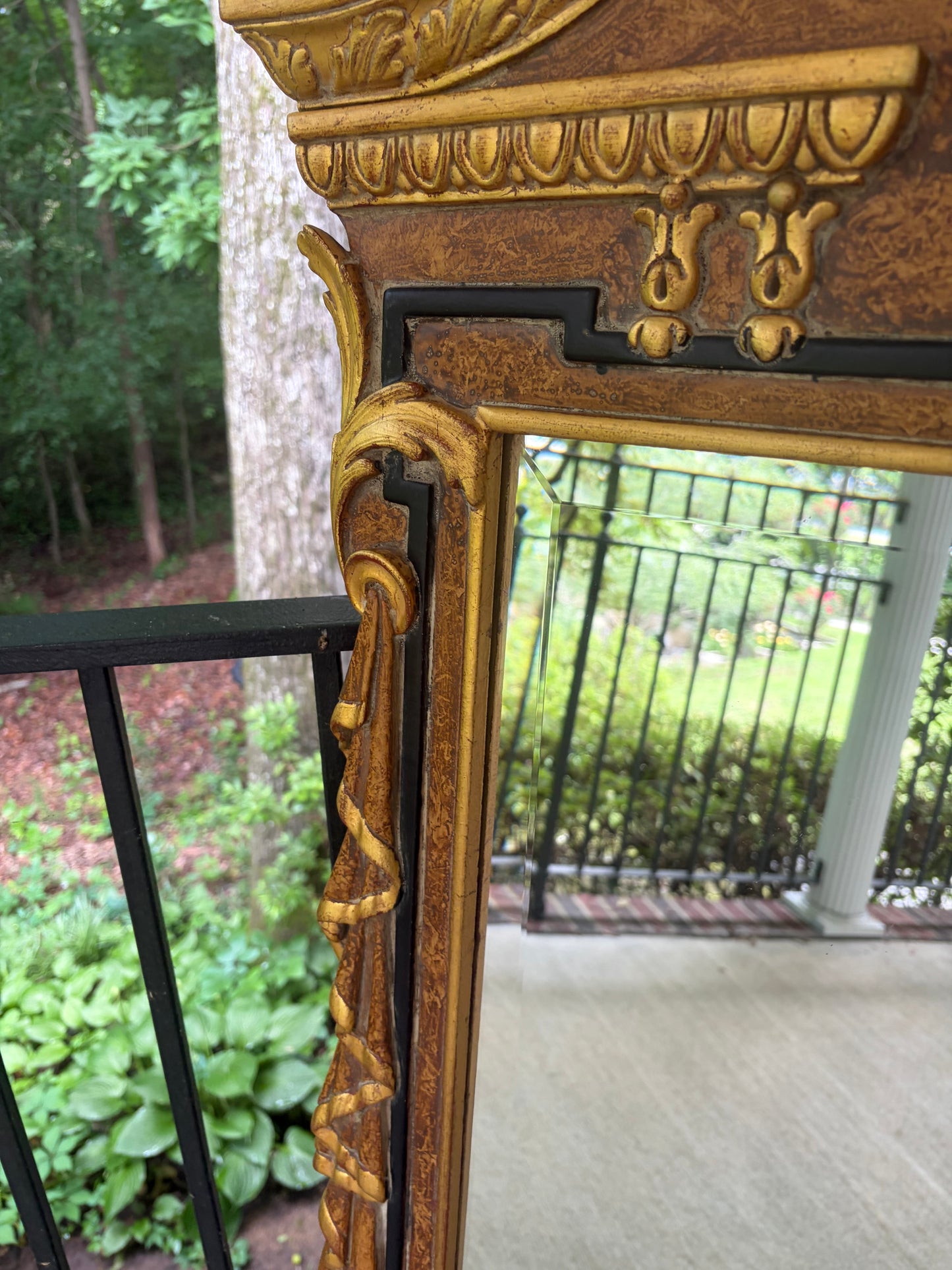 Stunning Italian Giovannini Chelini handcarved wooden mirror with ornate shell designs, arch pediment, and gilded details! As is!