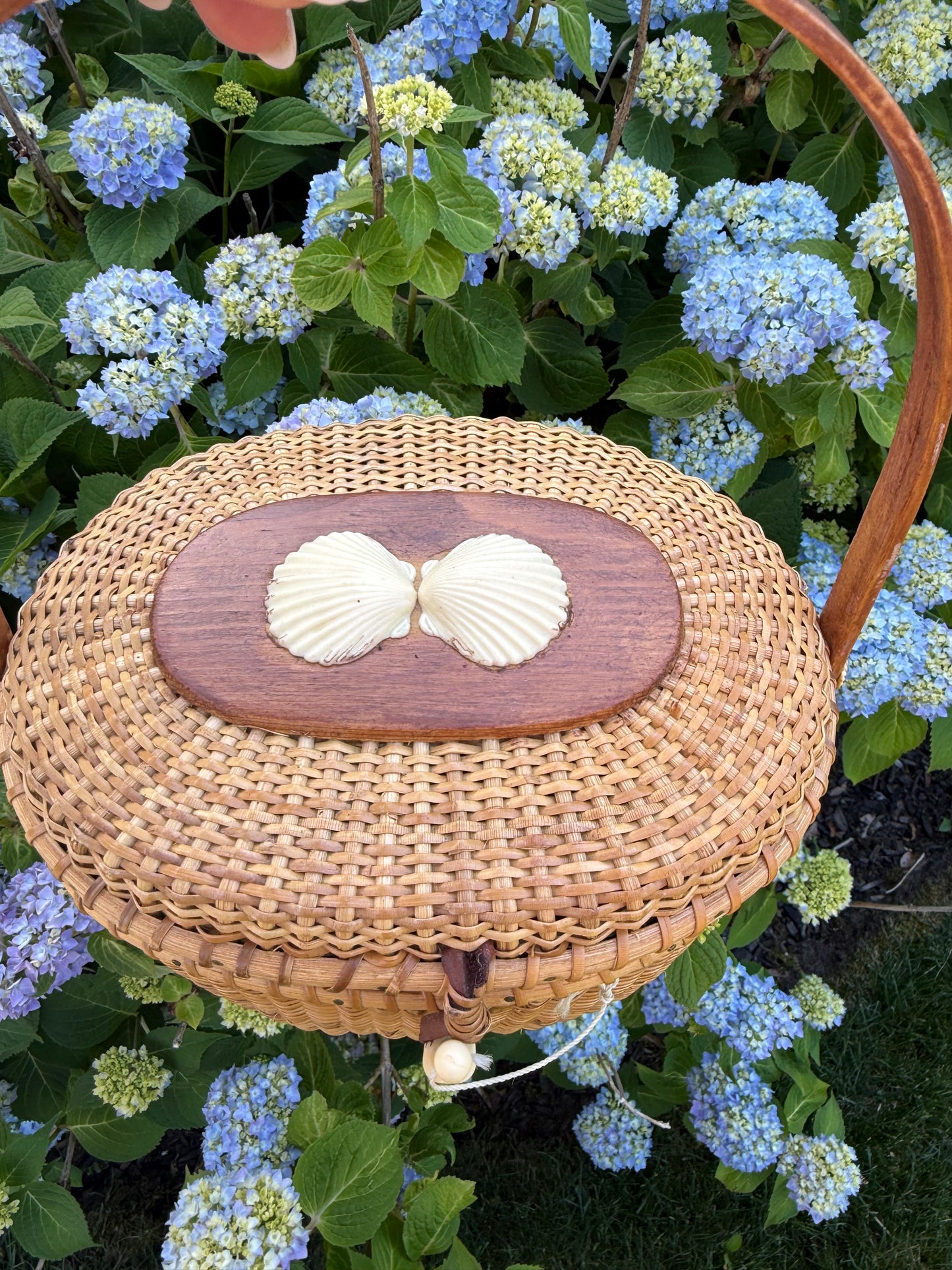 Vintage Double Scallop Shell Woven Nantucket Style Handled Basket