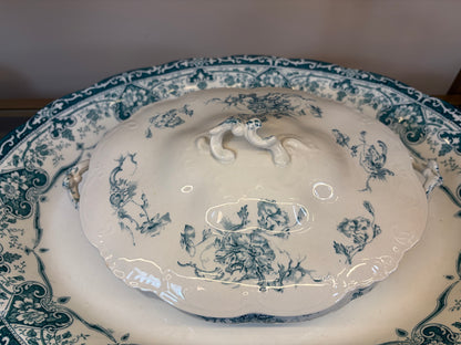 Lovely antique lidded tureen semi-porcelain dish featuring the Melrose pattern by Mellor, Taylor & Co.