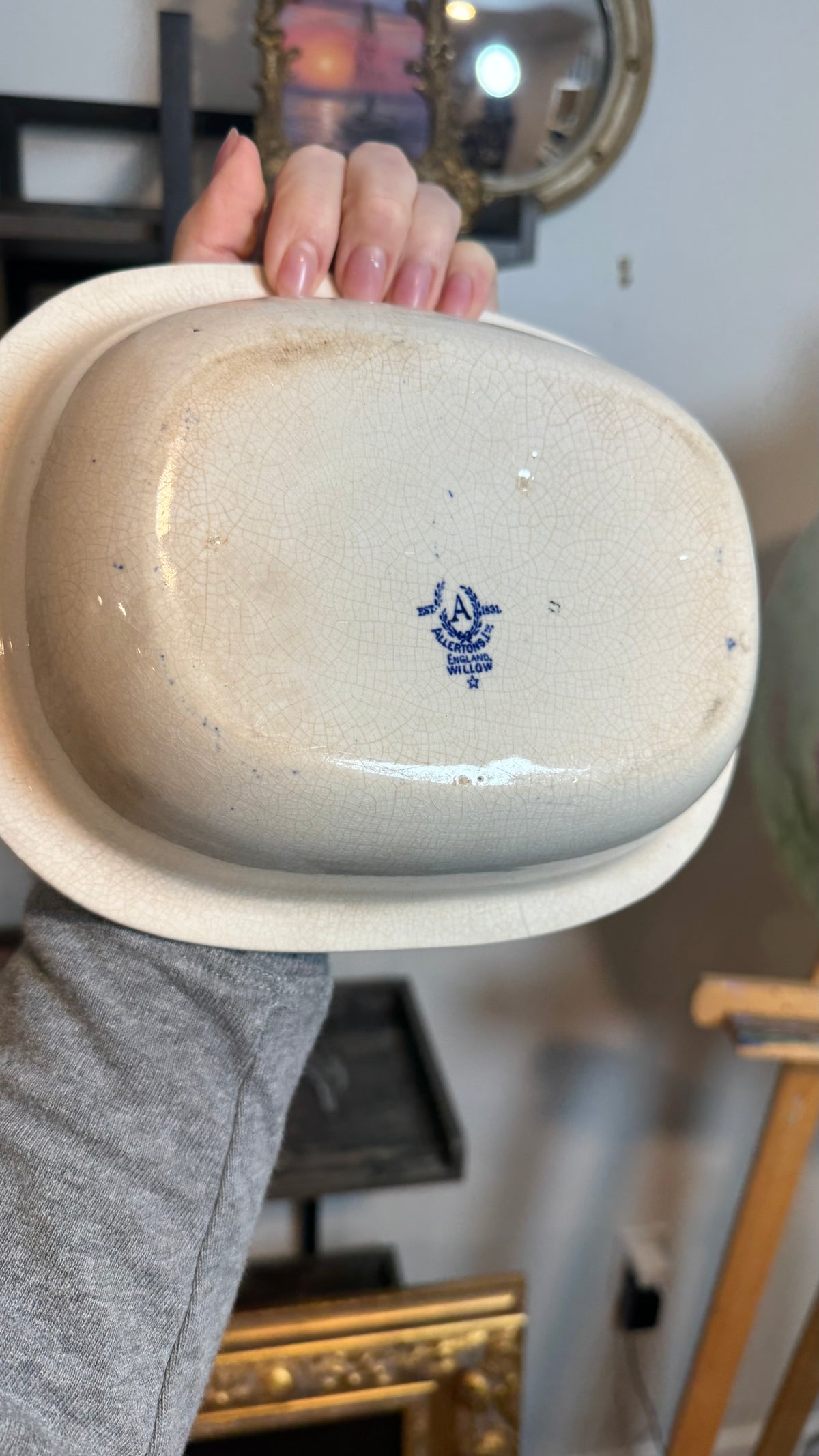 Blue willow deep bowl 9.5x7.5”