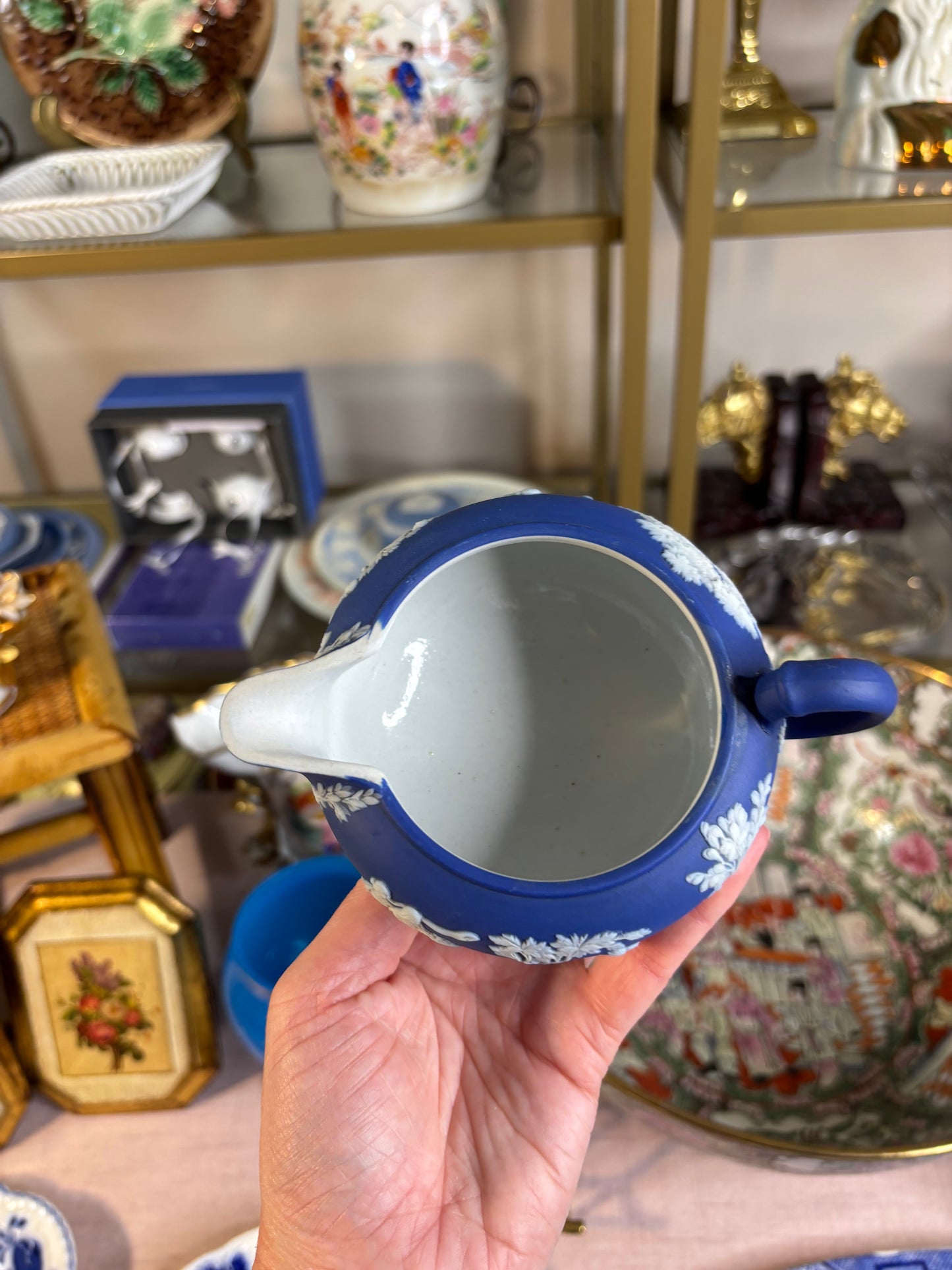 Lovely Wedgwood cobalt creamer!