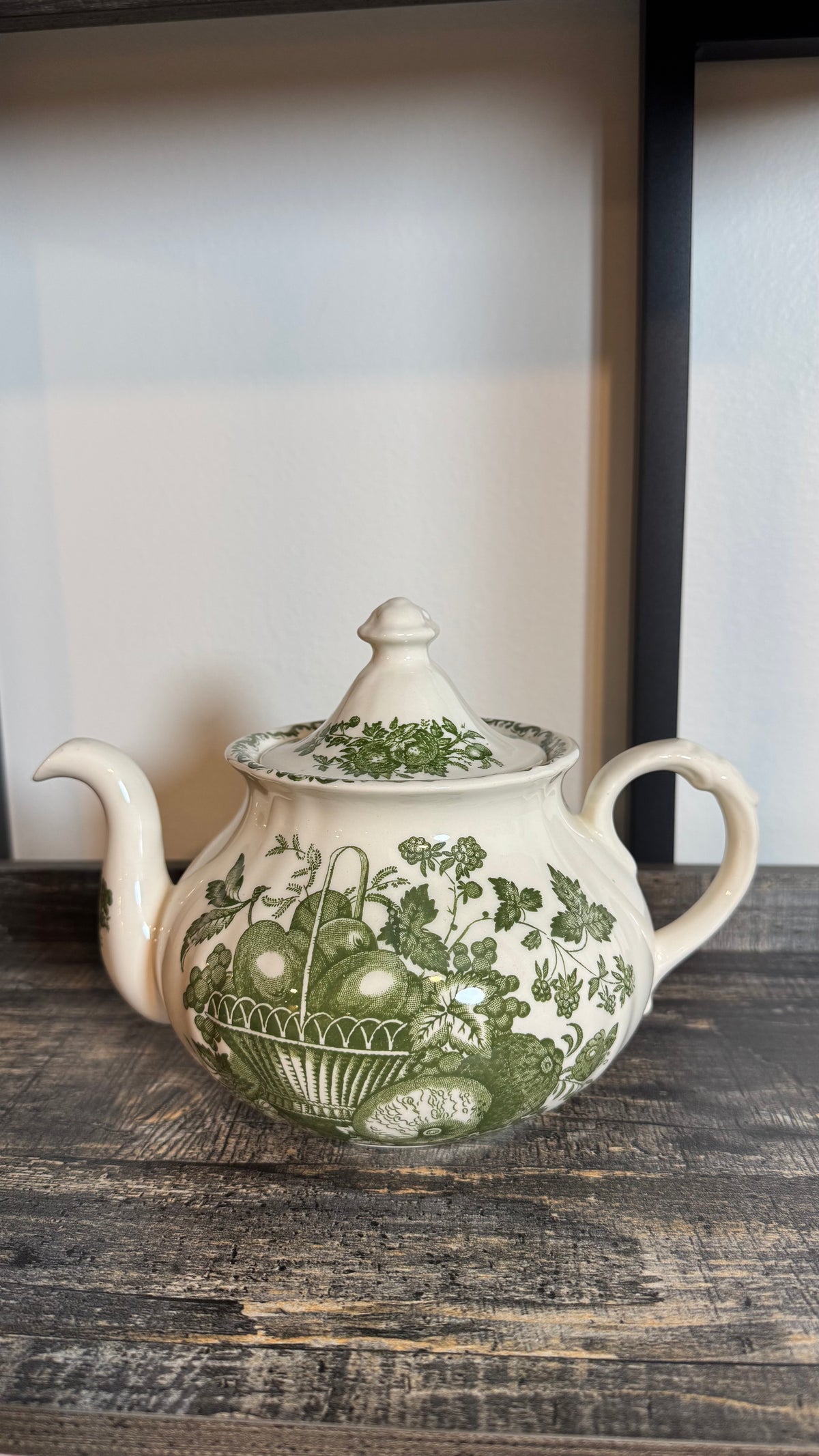 Vintage Johnson bros fruit basket green porcelain tea pot