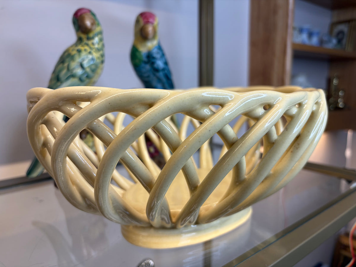 Buttery yellow lattice bowl!