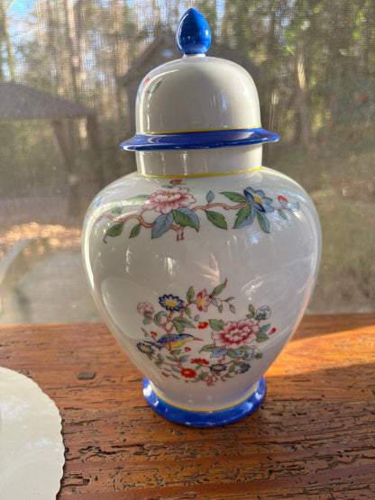 Chinoiserie floral lidded ginger jar with bird!