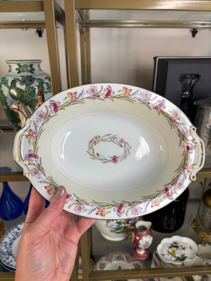 Beautiful Japanese floral and gold bowl!