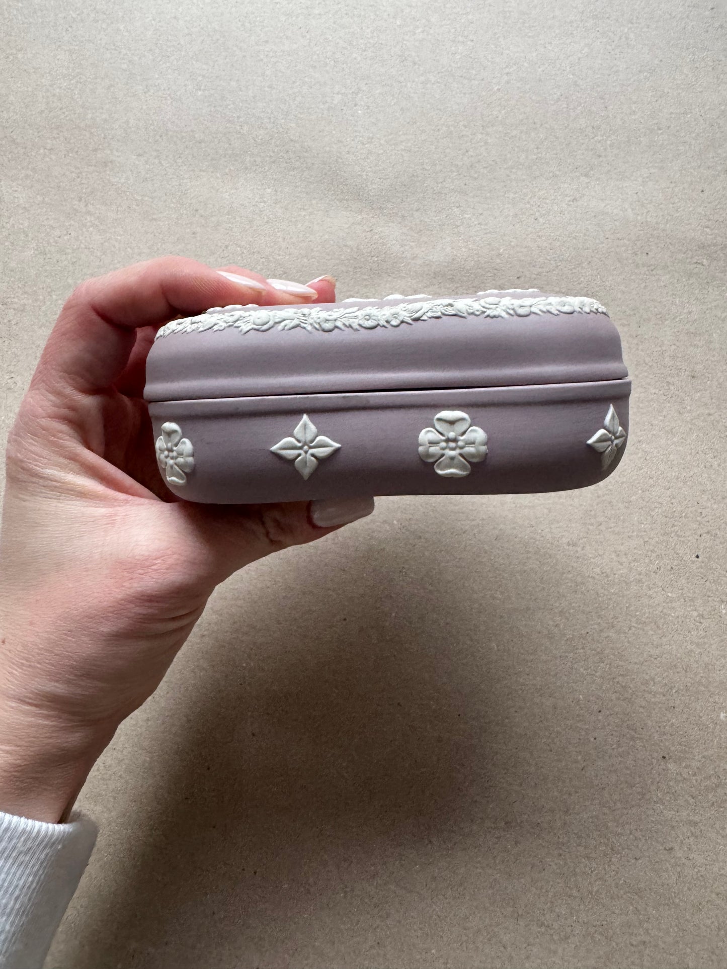 Lilac Wedgewood hear shape trinket box