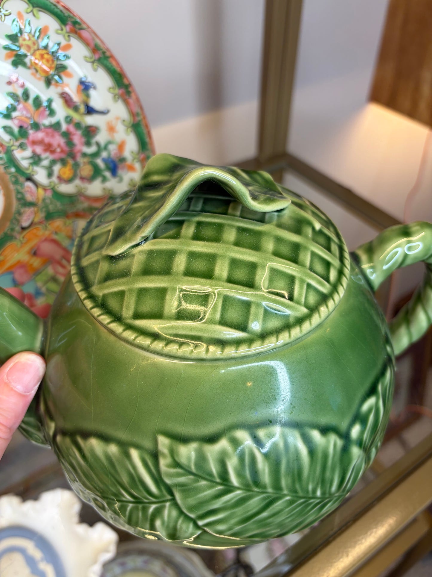Bordallo green teapot with raised leaf lid!