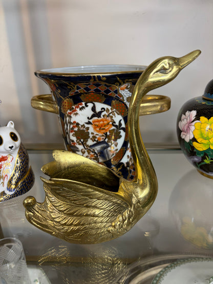 Gorgeous brass swan planter!