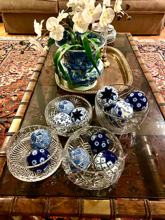 Sets of 3 vintage Chinoiserie blue and white carpet balls