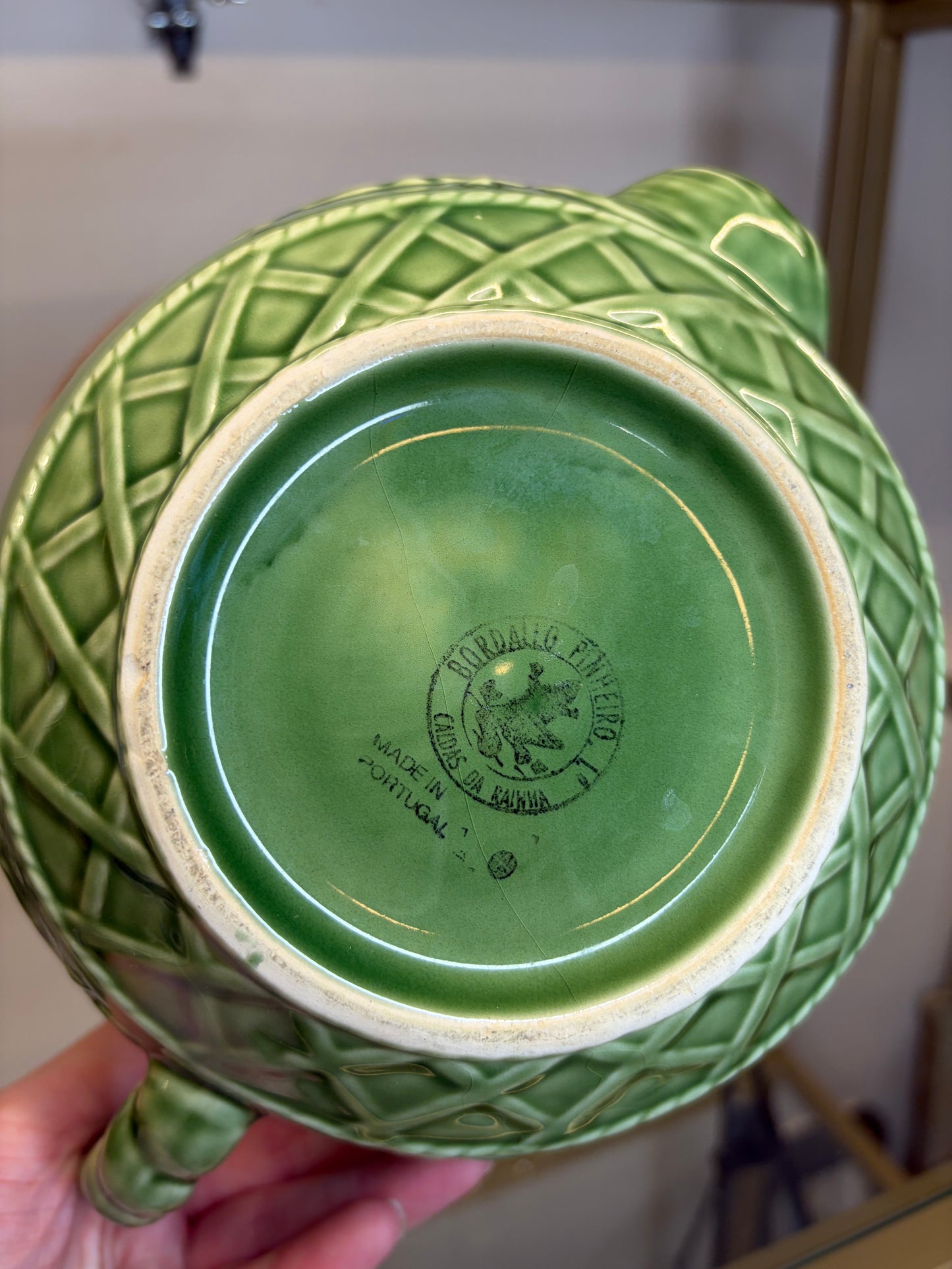 Bordallo green teapot with raised leaf lid!