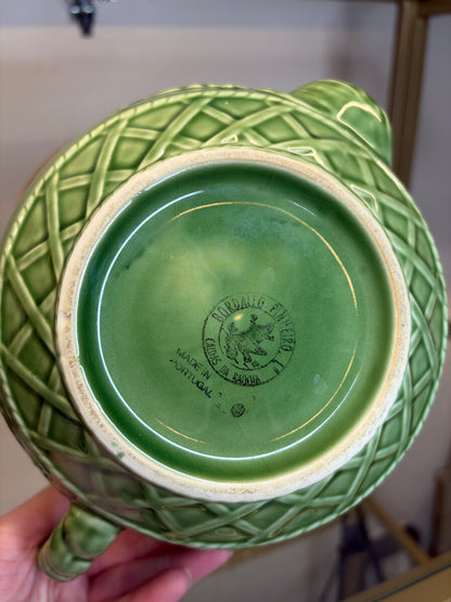 Bordallo green teapot with raised leaf lid!