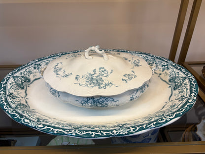 Lovely antique lidded tureen semi-porcelain dish featuring the Melrose pattern by Mellor, Taylor & Co.