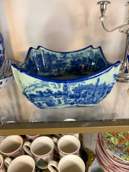 Beautiful Victoria Ware Ironstone bowl!