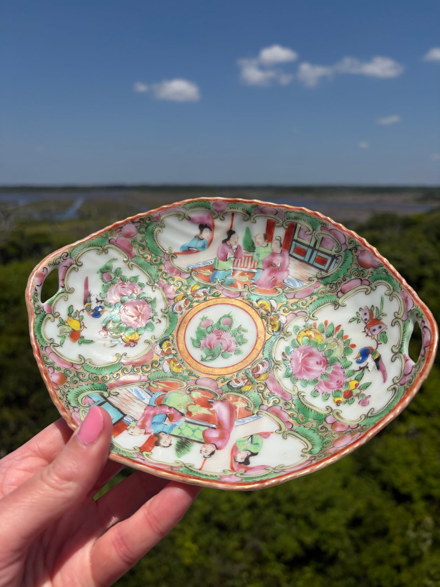 Antique Famille Rose Medallion shallow dish!