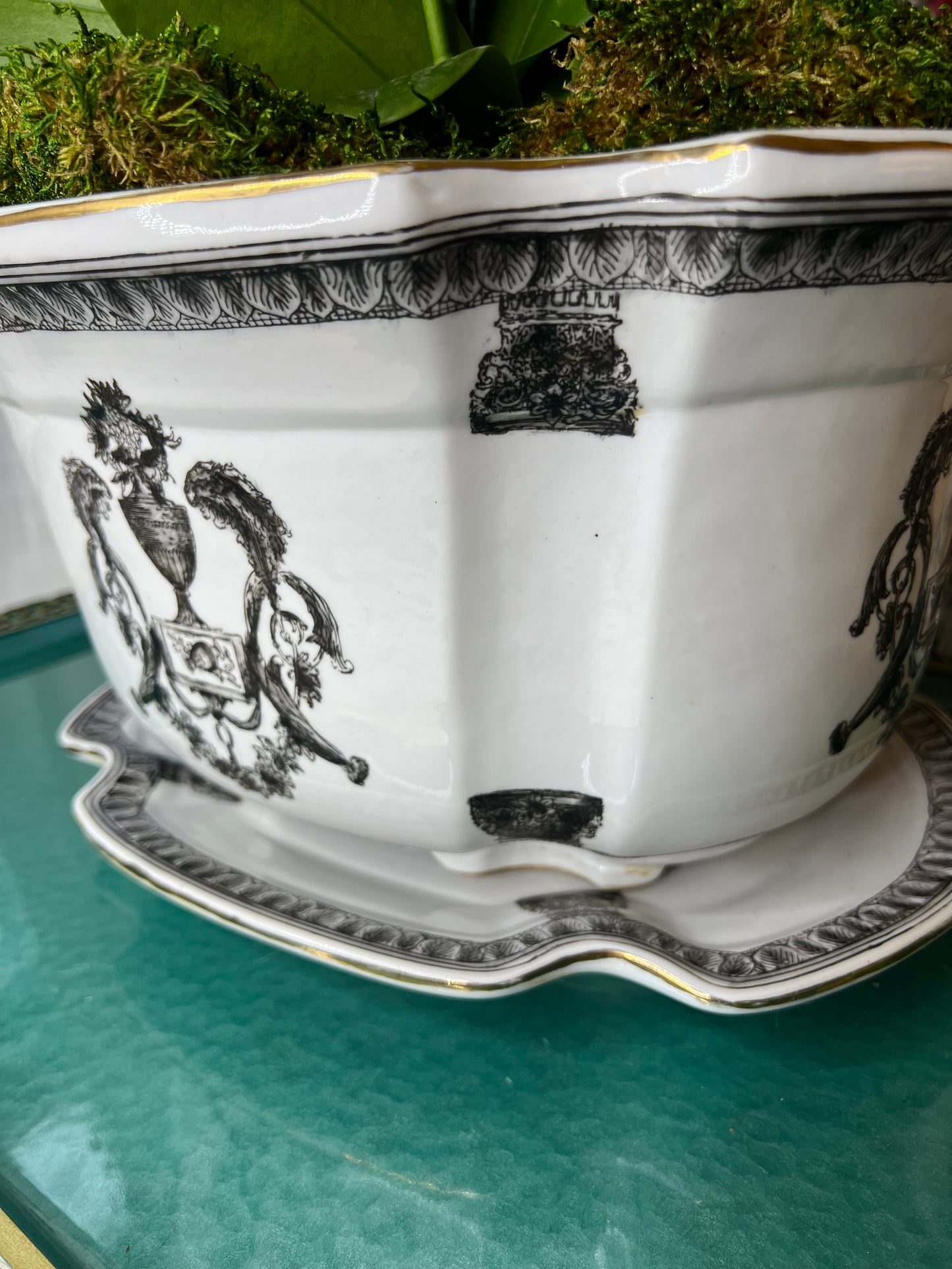 Absolutely Stunning Large Four Lobed Black and White Planter Cache Pot with Matching Bottom Plate