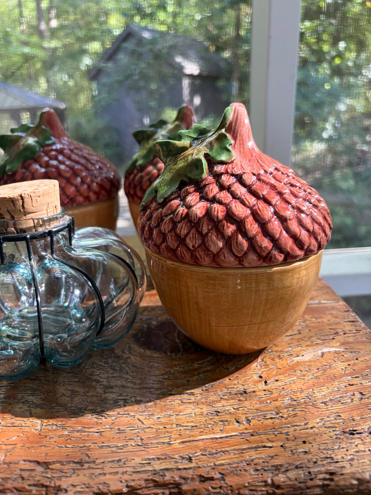 Lovely Vietri acorn lidded dish! 5 available; sold separately!