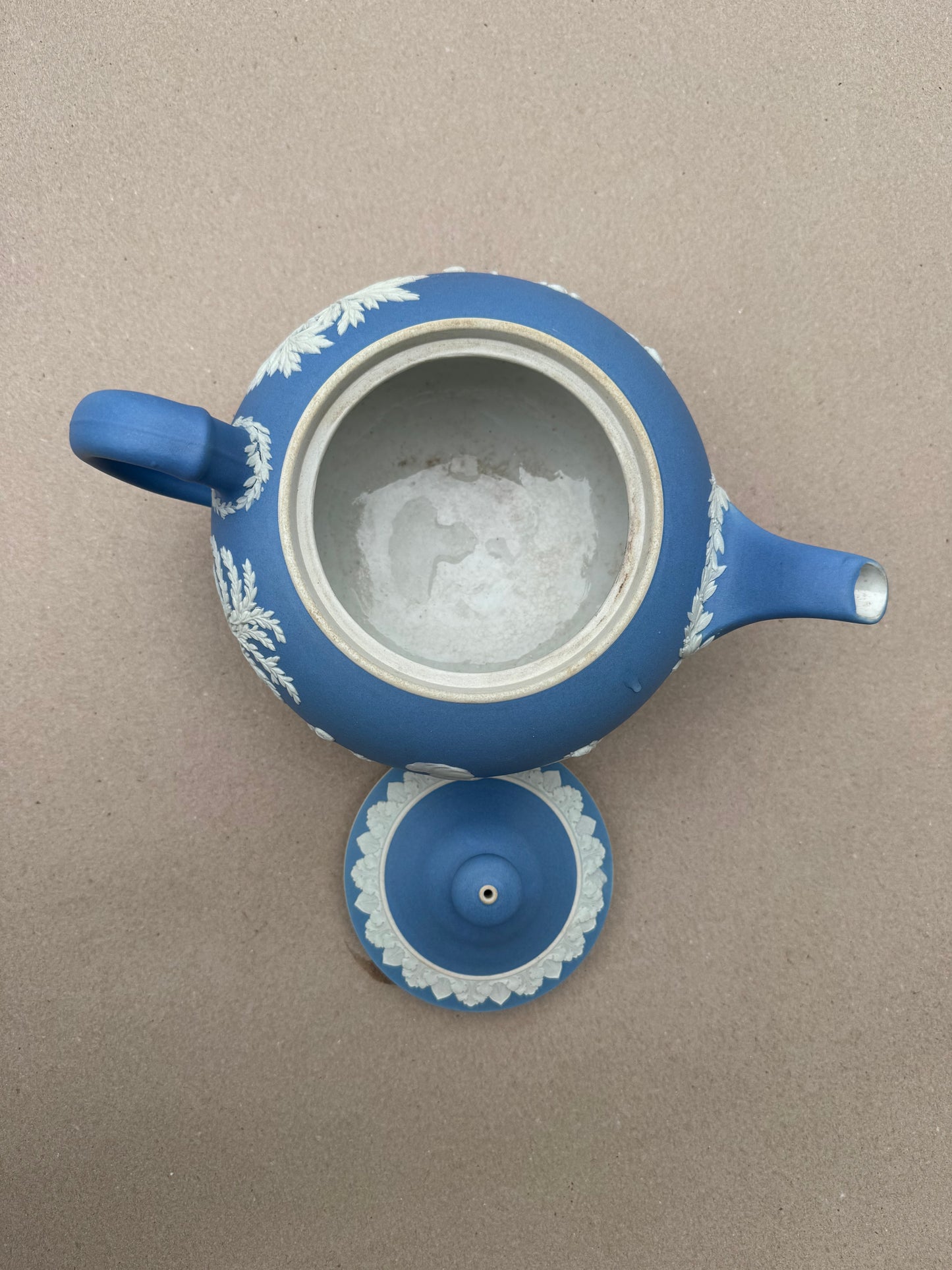 Light blue periwinkle teapot 5 1/2“ tall