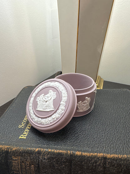 Wedgwood lilac round trinket box