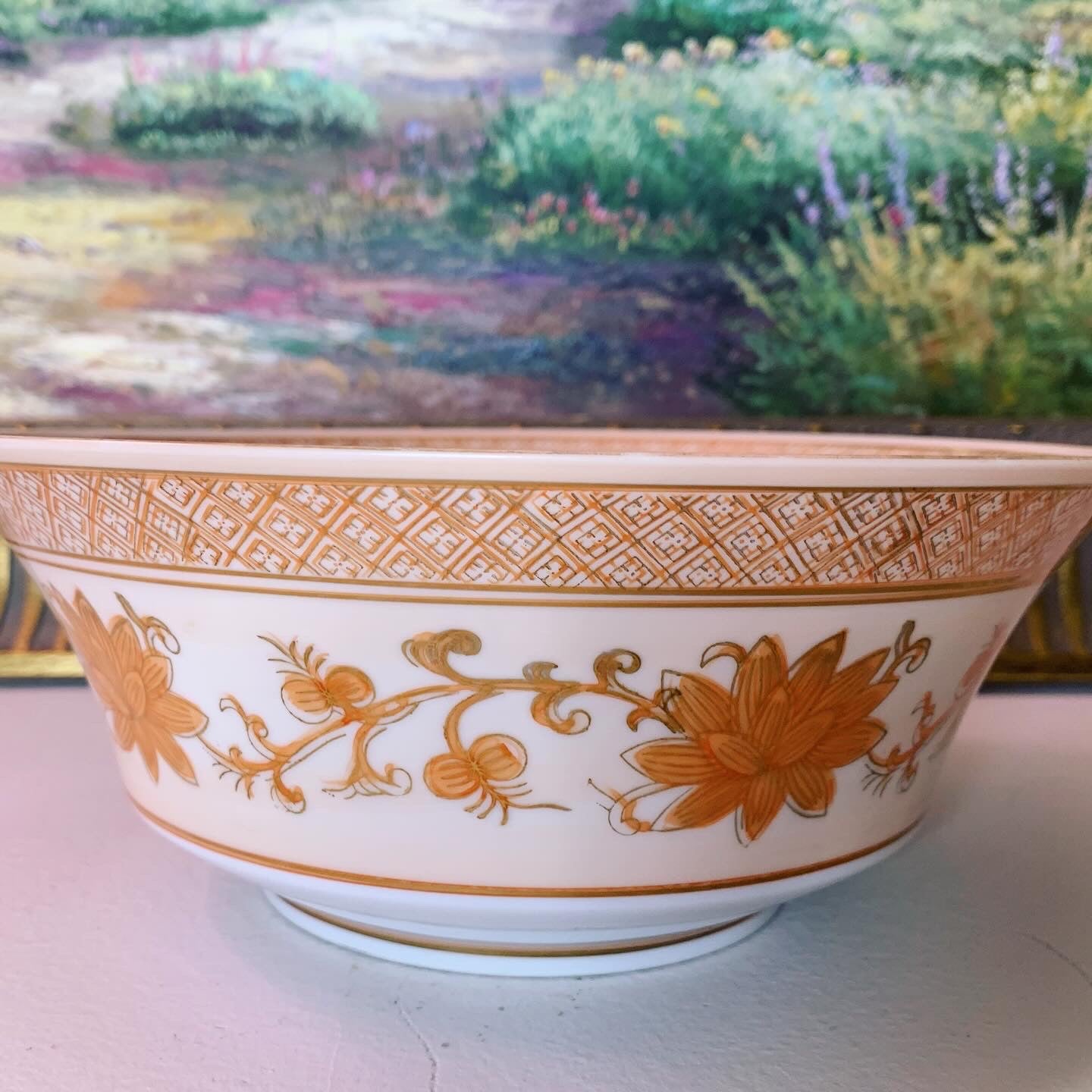 Andrea by Sadek bowl with floral details and swan! Excellent condition!