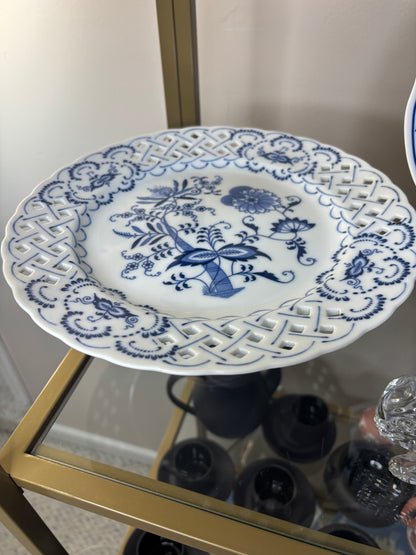 Gorgeous Blue Danube cake stand!