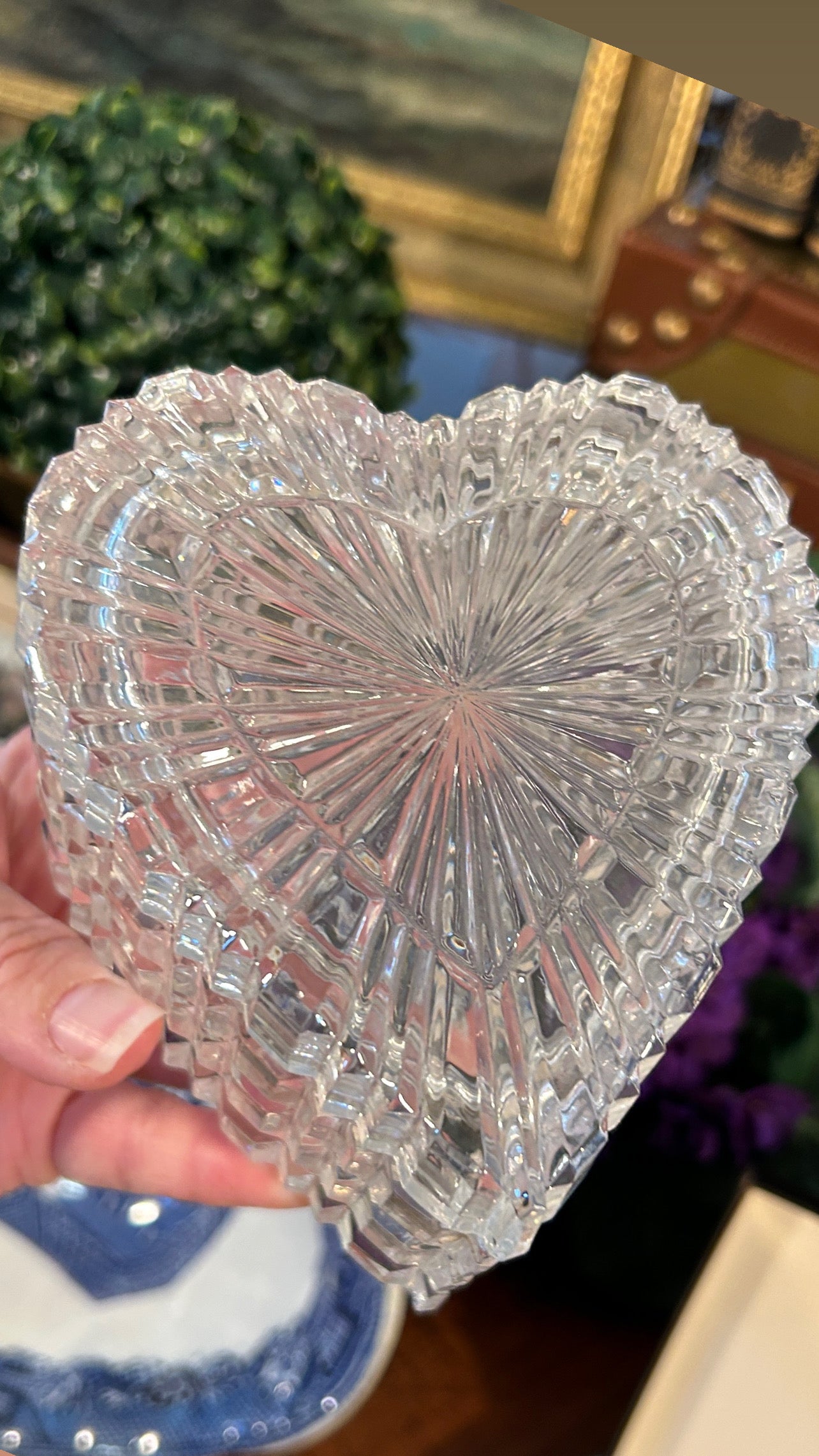 Sparkling heart shape crystal lidded box 6 x 5