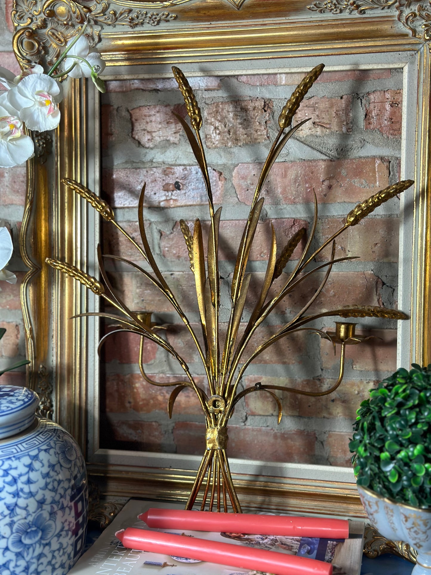 Vintage Single Italian, Gold wheat leaf sconce, 21 inches long 16 inches wide - Excellent!