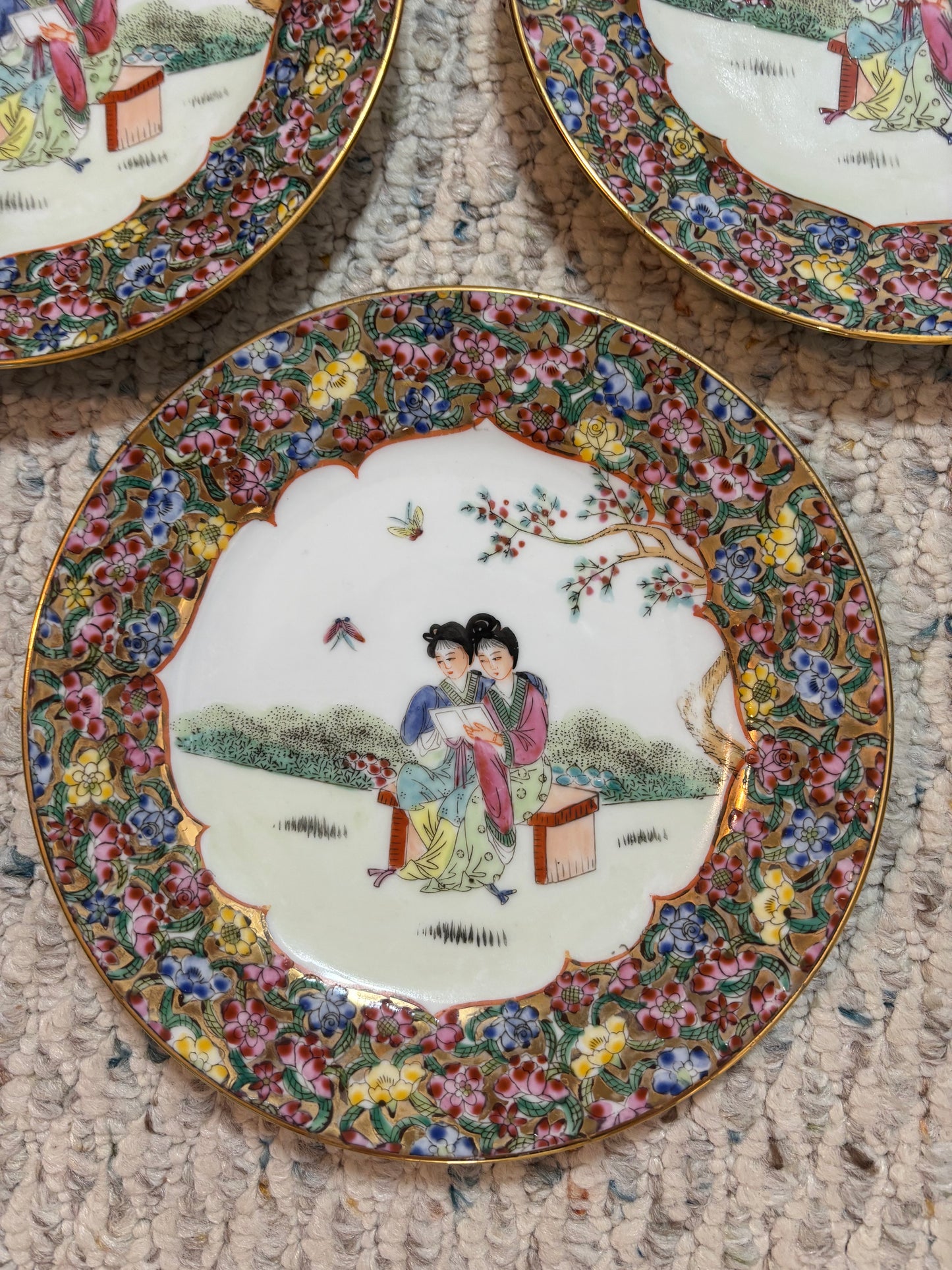 Gorgeous set of 3 Famille Rose plates!