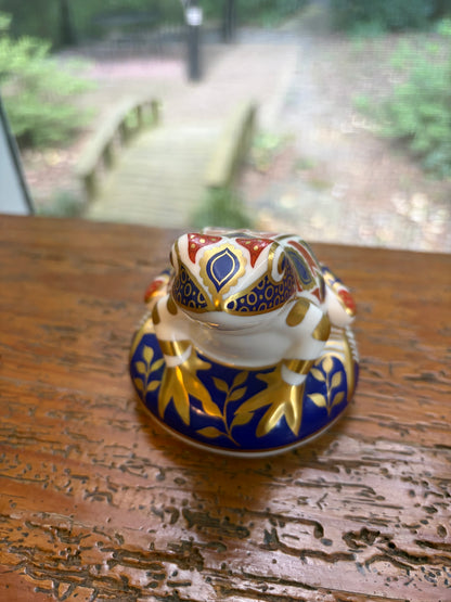 Gorgeous Royal Crown Derby Imari frog!