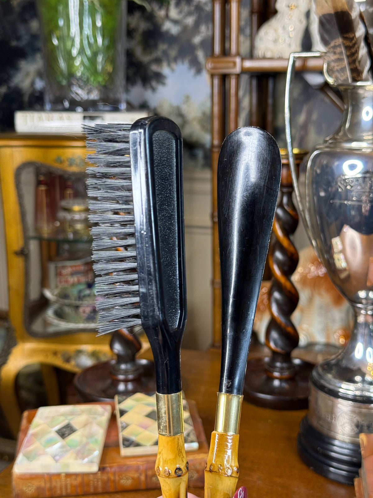 Vintage Mid-Century Horse Head Shoehorn & Clothing Brush Set with Natural Bamboo Handles, Japan Style – 15”