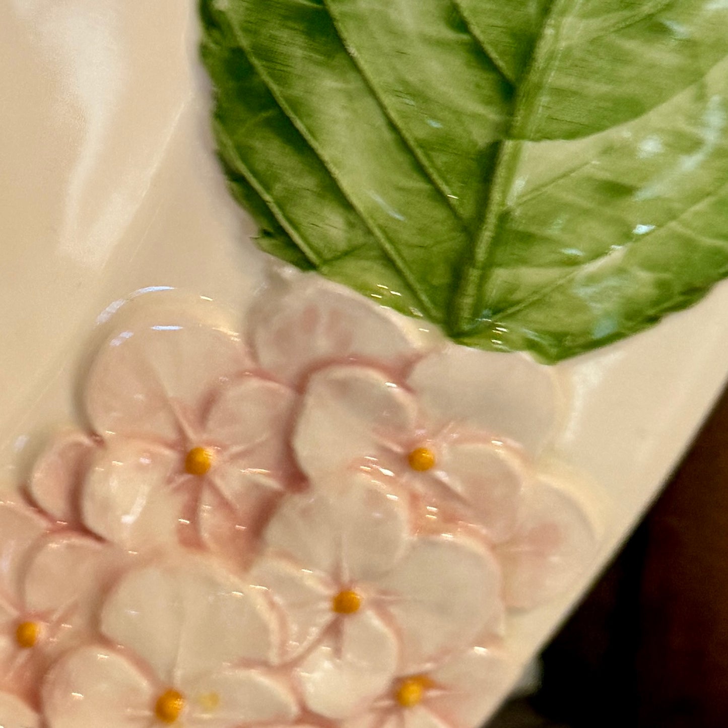 stunning  Hydrangea platter cabbage ware massive platter 15d made in Italy