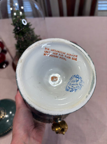 Decorative Green and Gold lidded jar!